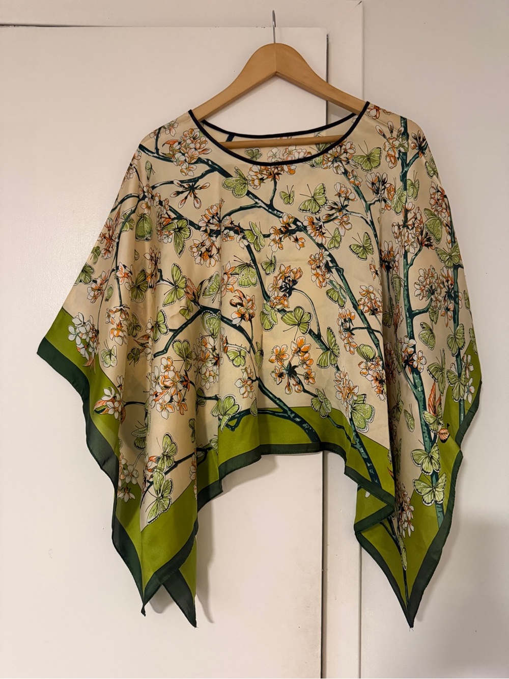 Floral Silk-Feel Green Border Poncho Top